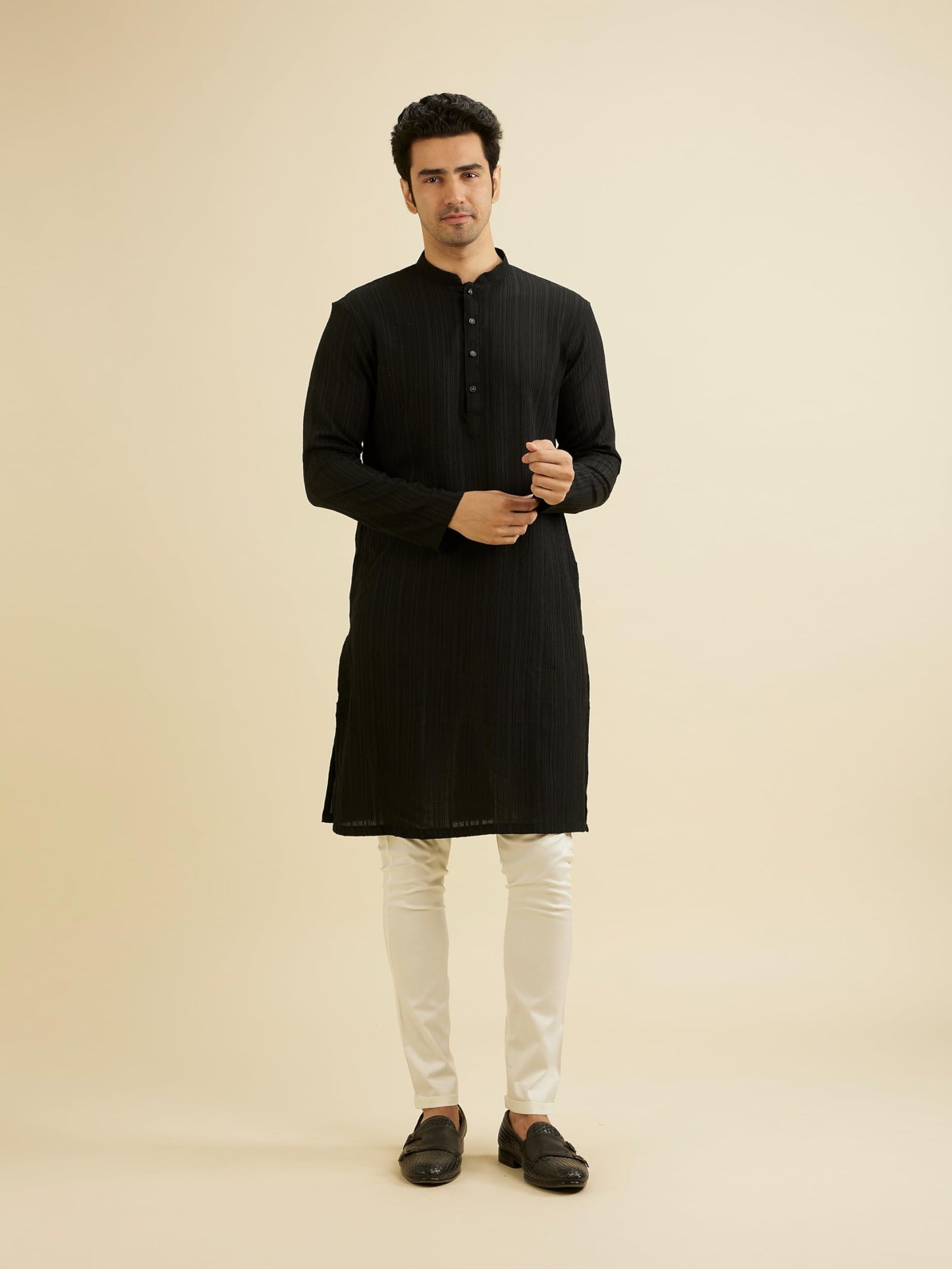 Manyavar Men's Spandex Self Design Kurta (Black,L)