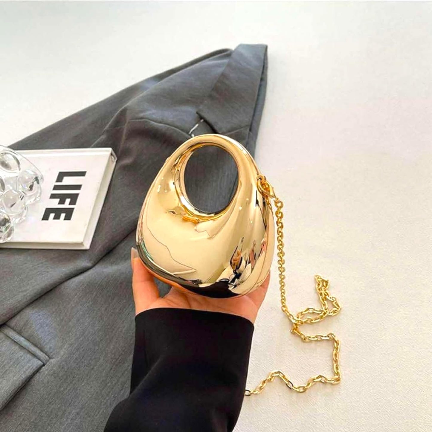 MOON -shaped Acrylic Women's Crossbody Sling Bag – Gold-tone Pleated Metallic Mini Clutch Purse, Fashion Versatile Shoulder Evening Handbag , Ladies Lipstick Case, Affordable Gift For Girls (GOLDEN)