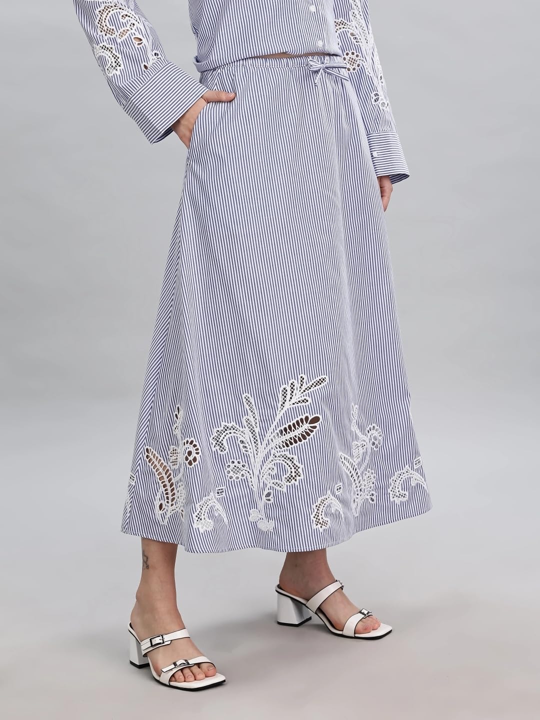 Relaxed Fit Striped Mid Rise Skirt