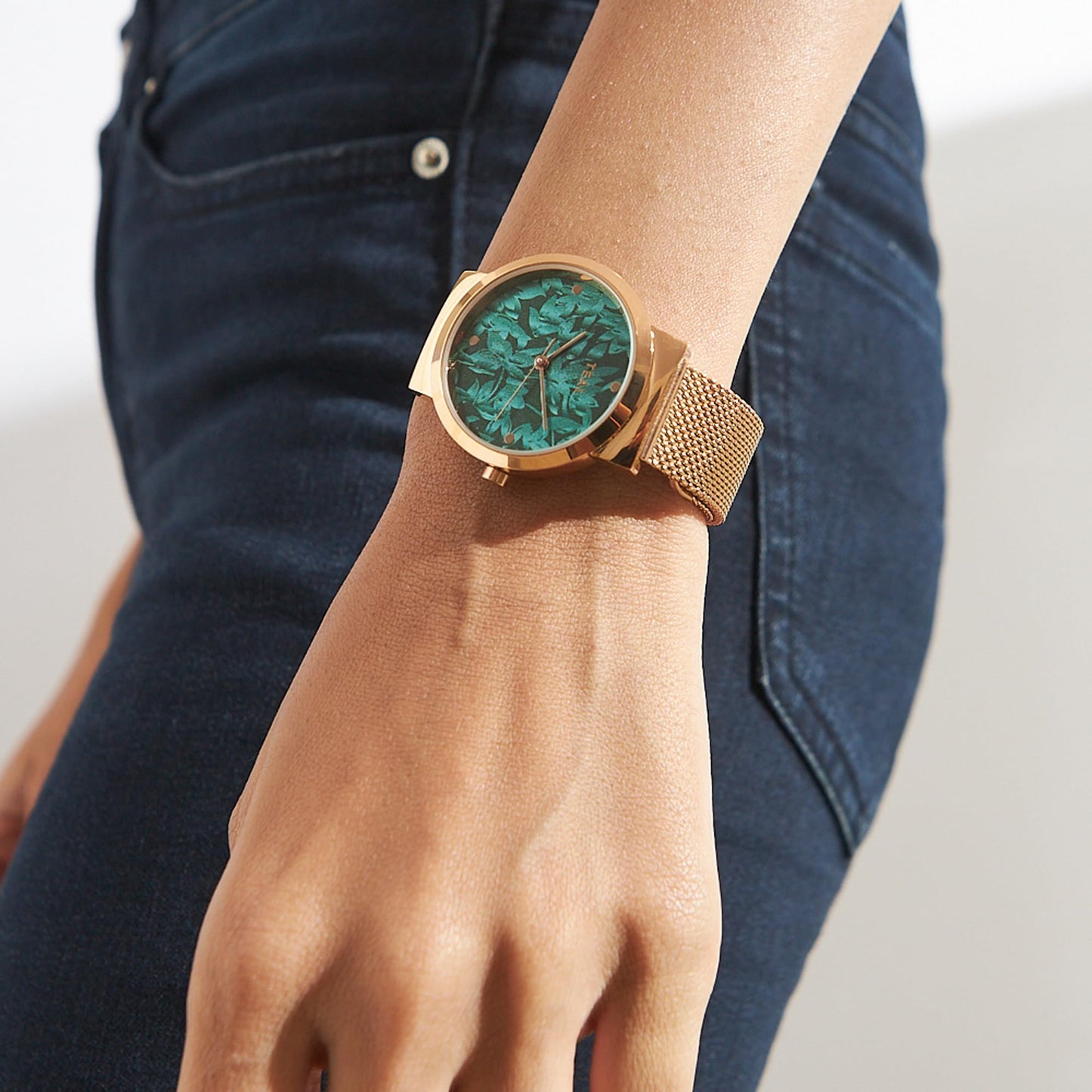 TEAL BY CHUMBAK Round Dial Analog Hand Watch for Women, Gifts for Women/Girls/Ladies, Stylish Fashion Watch for Casual/Work