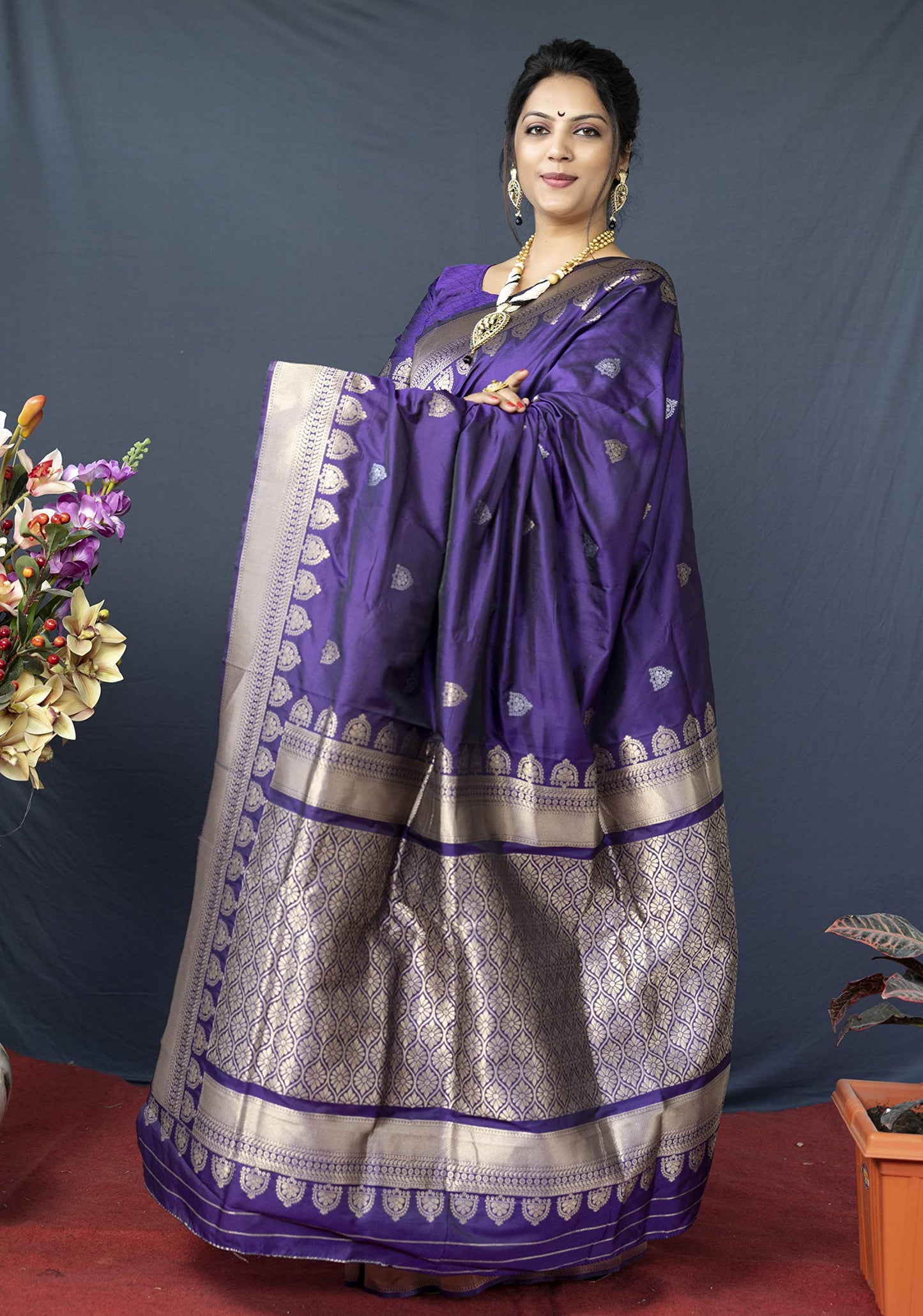 AMIRAT Women's Banarasi Silk Saree With Golden Zari Woven With Blouse Piece (Purple)