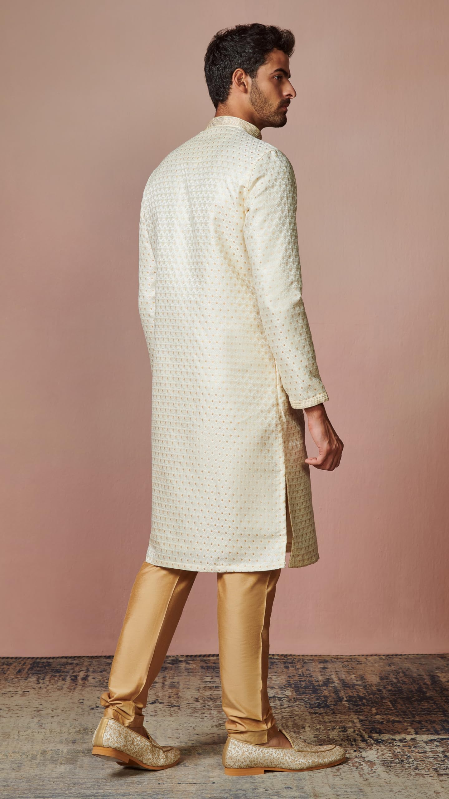 Manyavar Men's Biscuit Jacquard Kurta Set (Beige,XL)