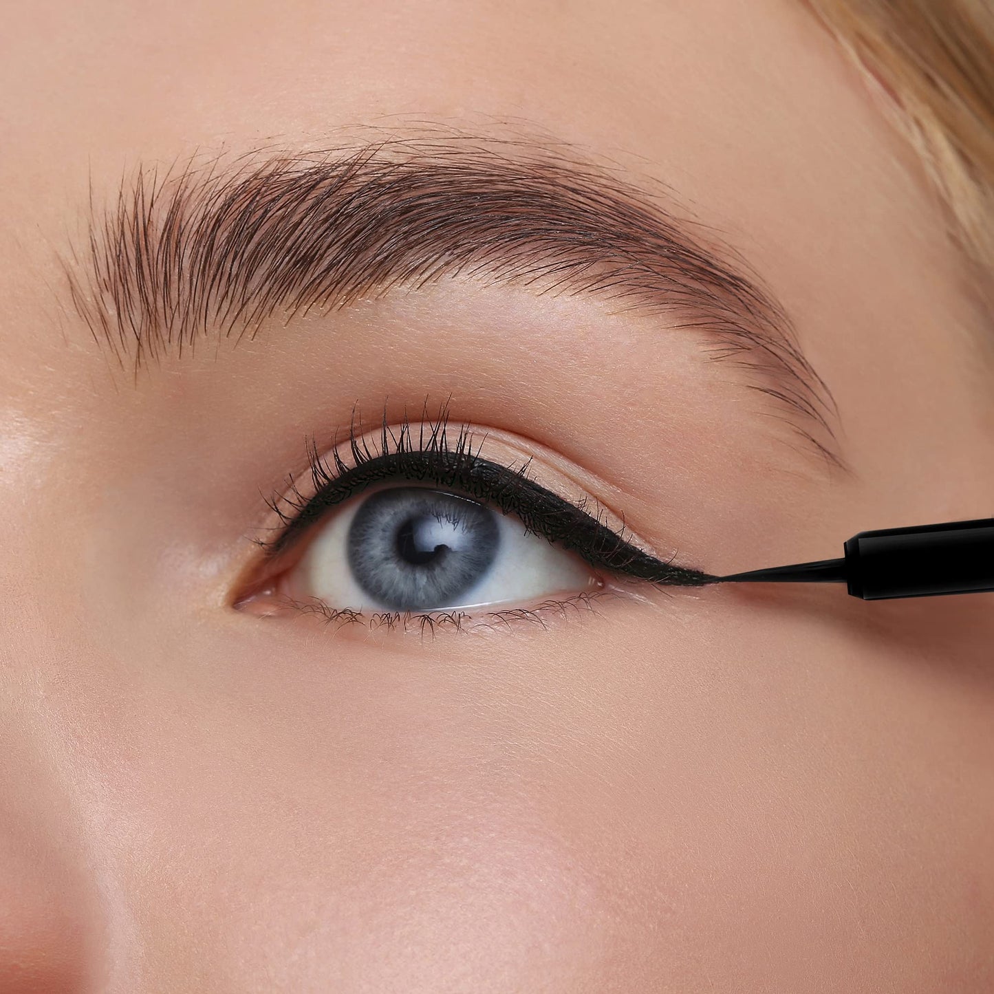 Lamel- Eyeliner- liquid with Soft brush-№ 101 Black | Waterproof & Smudge-Proof | Long-Lasting Formula | for a Flawless Eye Makeup Look | Easy to Use and Quick-Drying | 3.5 gm