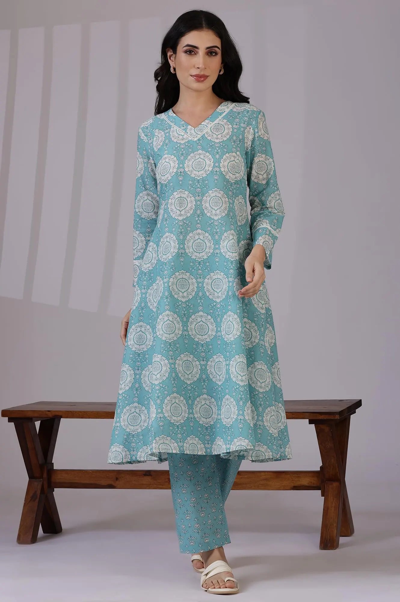 W for Woman Blue Floral Printed A-line Pure Cotton Kurta and Pants Co-ord Set (Size: L)-WS12335-123938 SaumyasStore