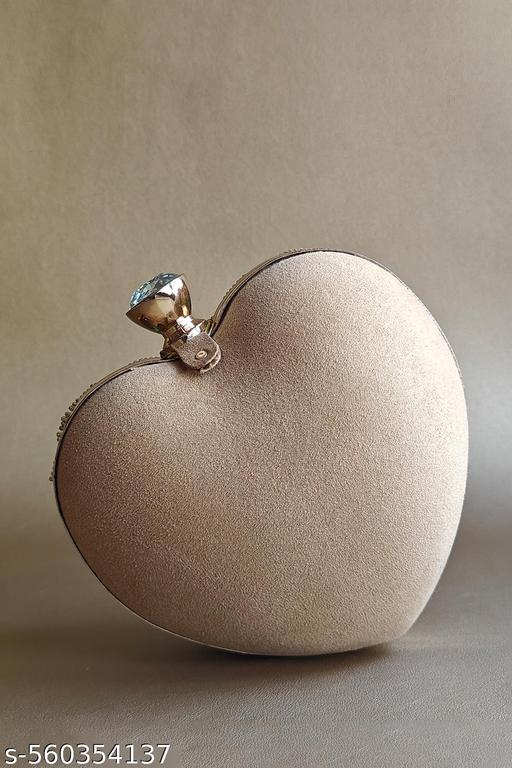 Embeoidey Heart Clutch