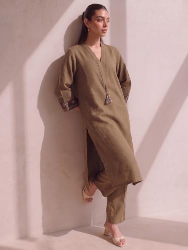 Varanga Women Kurta Trousers Set V Neck Three Quarter Sleeves Cotton Blend
