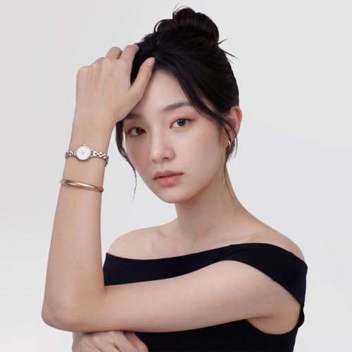 Daniel Wellington Petite Round 19mm White Dial Analog Women Watch - DW00100924K