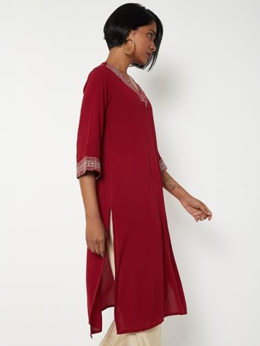 Max Women Embroidered Straight Kurta (Red_XL)