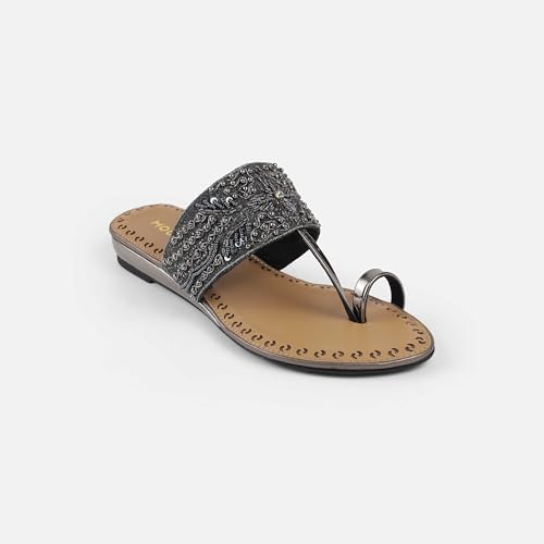 Mochi Women Gold Chappals UK/6 EU/39(35-2114)