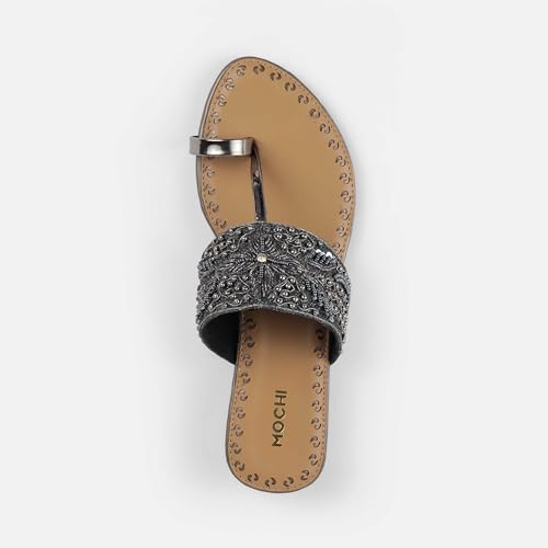 Mochi Women Gold Chappals UK/6 EU/39(35-2114)