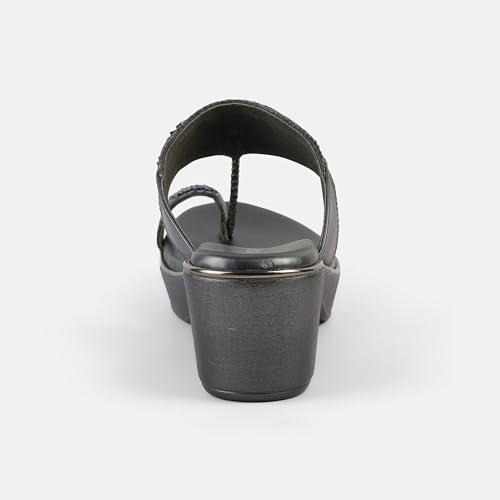 Mochi Women Chappals 1.5 And Gold Above UK/5 EU/38(35-2054)