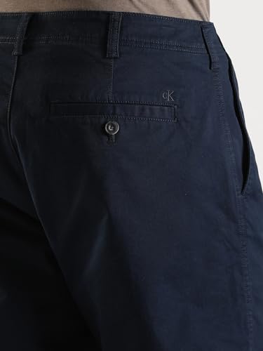 Straight Fit Solid Mid Rise Trouser