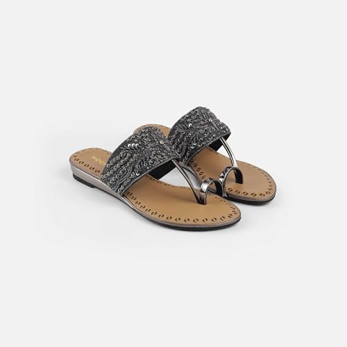 Mochi Women Gold Chappals UK/6 EU/39(35-2114)