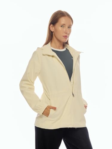 Regular Fit Polyester Hooded Neck Windcheater Jacket