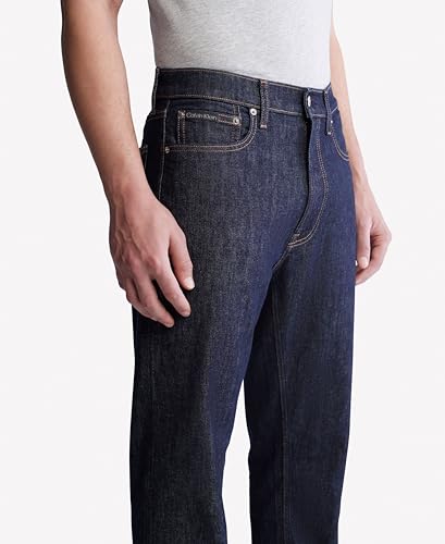 Rinse-Wash Straight Fit Mid Rise Jeans
