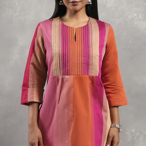 Rangriti Women Fuchsia Viscose Blend Solid Tiered Kurti_32