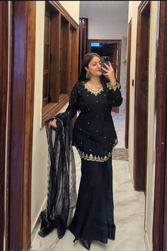 VARNI FABRICS: A lady's First Love Women's Black Crepe Kurti With Dupatta And Palazzo, Gold Zari Work, Ethnic Wear, Festive Occasion (IN, Alpha, M, Regular)