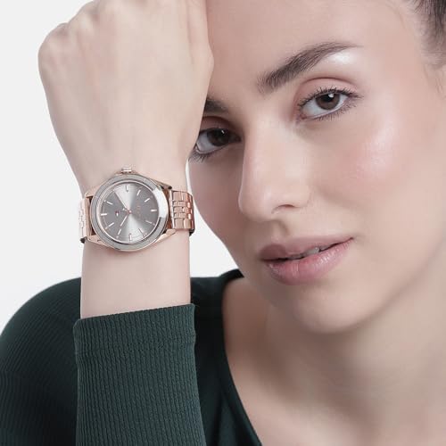 Tommy Hilfiger Quartz Grey Dial Golden Stainless Steel Strap Analog Watch for Women