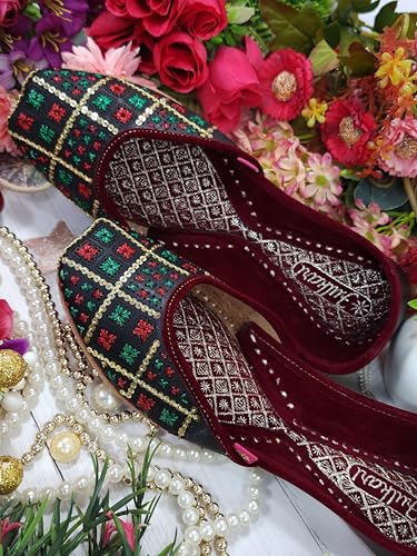 Fulkari Women Black Fantasy Gold Multi Casual Genuine Soft Leather Jutis | Bite and Pinch Free Juttis | Punjabi Jutti | Girl's Office Flat Ladies Mojari | dailywear Ethnic Juti | 38