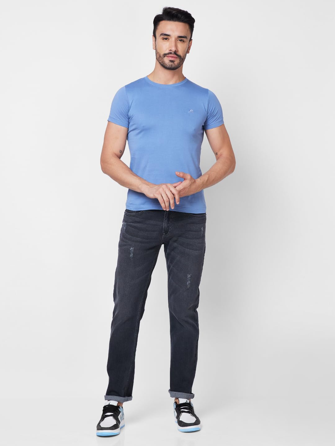 Giordano Mens Mid Rise Stretchable Solid Button Closure Mildly Distressed Cotton 5 Pockets Straight Fit Jeans Mid Black