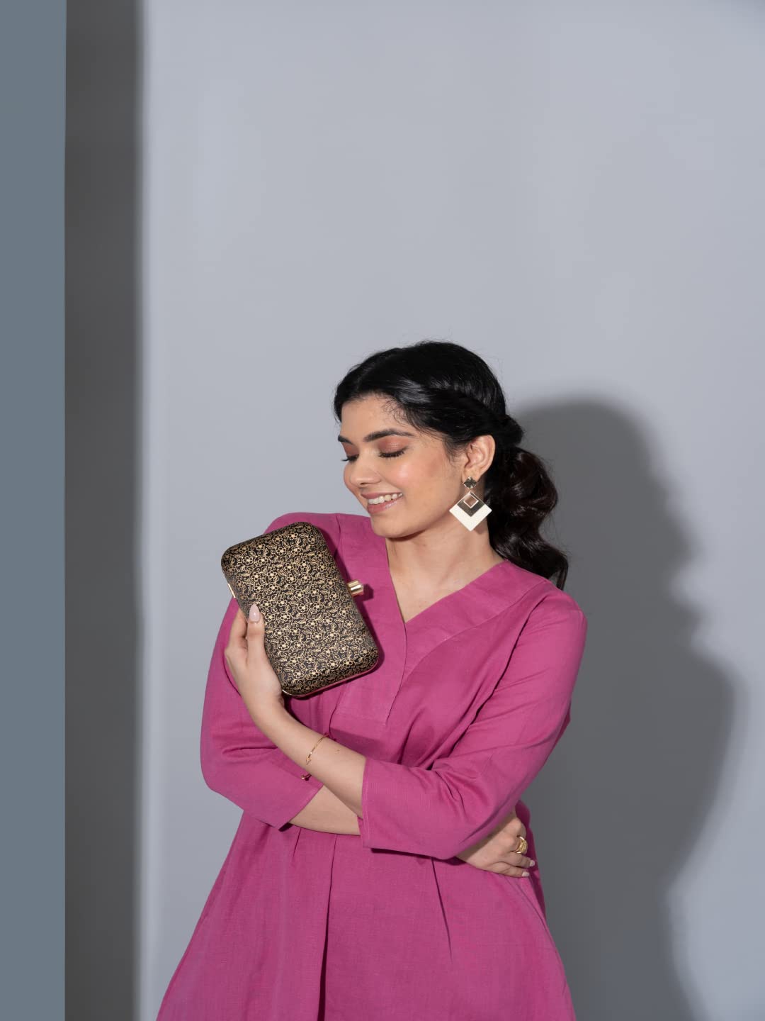 ZOUK Charminar Jaali Motif Printed Women's Mashru silk Black and Golden Clutch