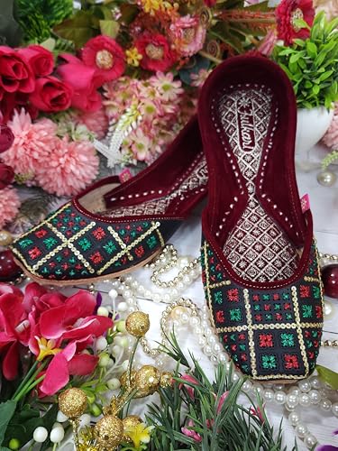 Fulkari Women Black Fantasy Gold Multi Casual Genuine Soft Leather Jutis | Bite and Pinch Free Juttis | Punjabi Jutti | Girl's Office Flat Ladies Mojari | dailywear Ethnic Juti | 38