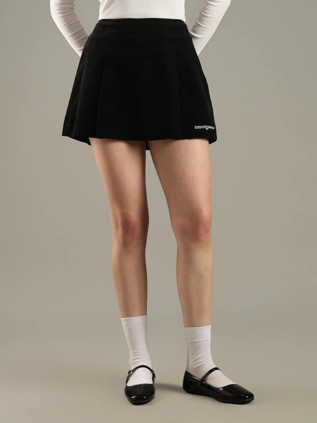 Regular Fit Solid Mid Rise Skirt Black