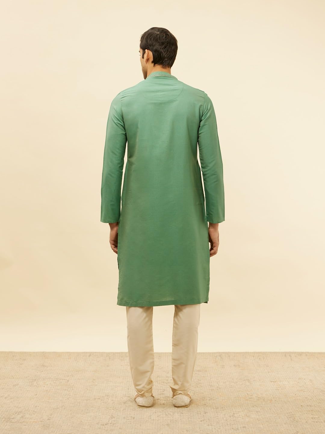 Manyavar Men's Green Blended Viscose Solid Kurta Pyjama Set (L)