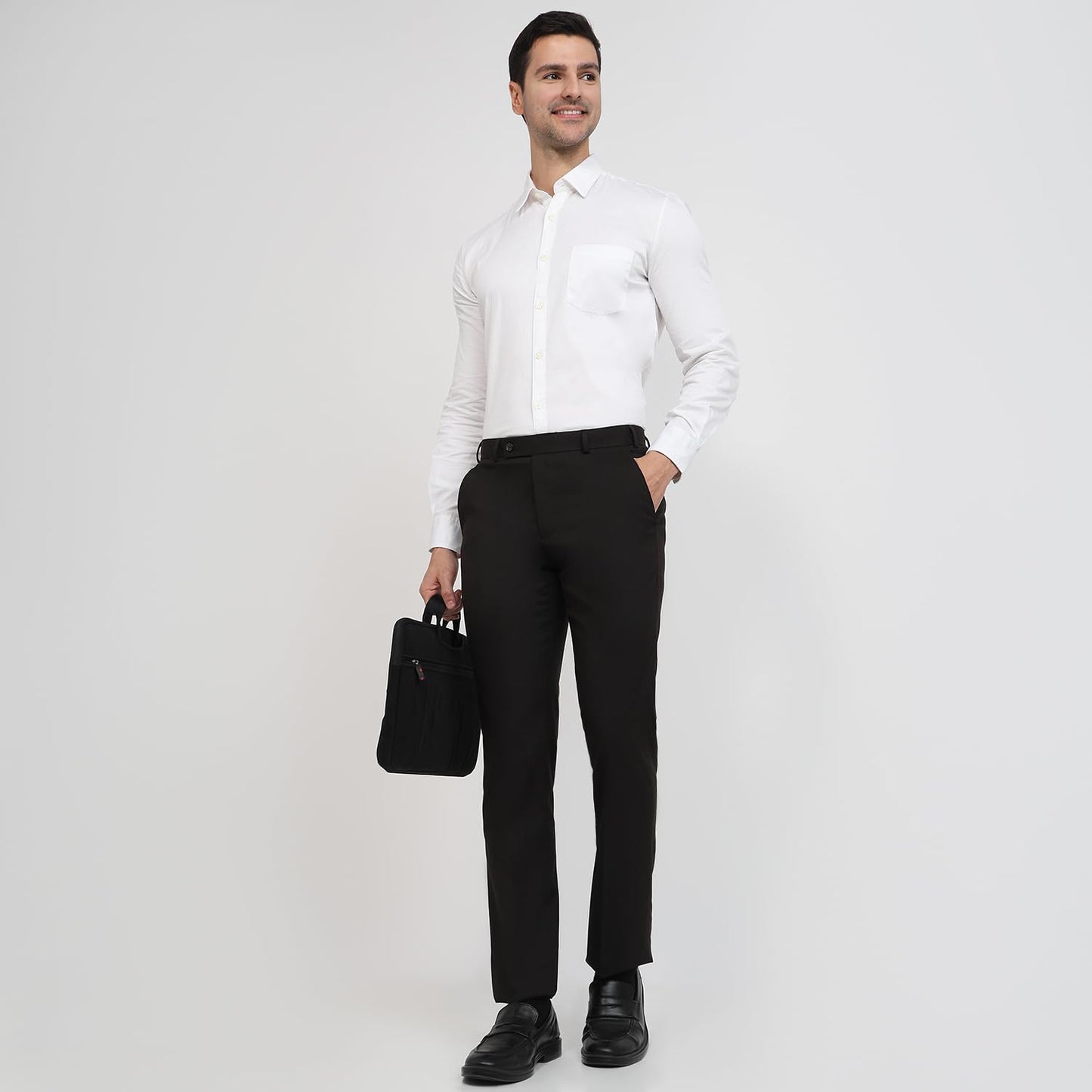Park Avenue Men Reguler Fit Solid Pattern Poly Viscose Blend Flat Front Formal Trouser Black