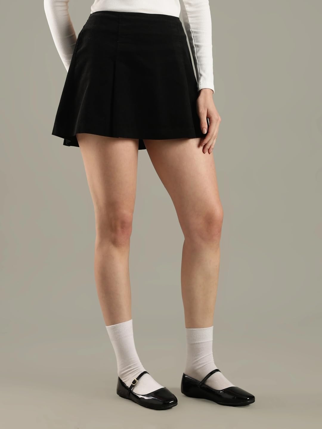 Regular Fit Solid Mid Rise Skirt Black