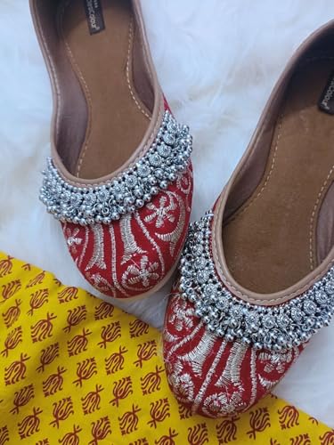 DESI COLOUR Flat Footwear/Mojari/Punjabi Jutti/Bellies for Women - Red Embroidered Gungroo (8)