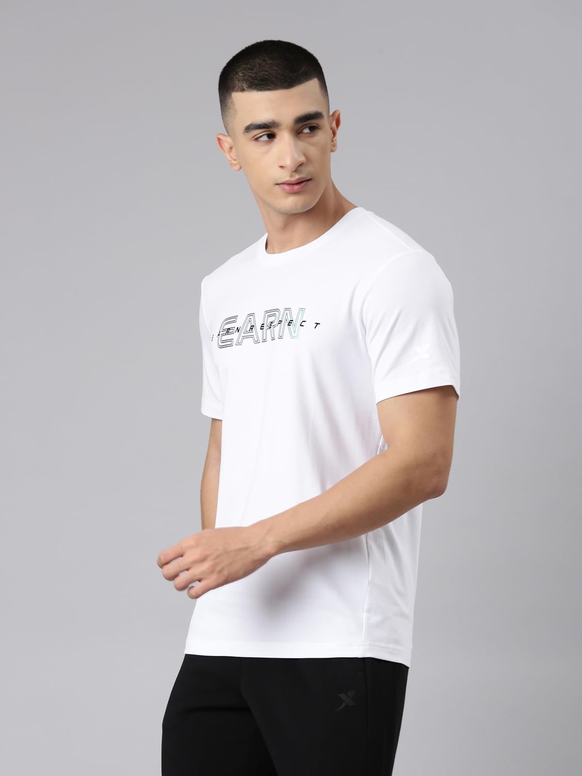 XTEP Men Practice to be Cool White Silky Training T-Shirt-L