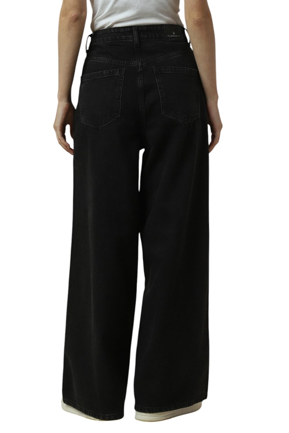 Women Black Regular Fit Light Wash Jeans