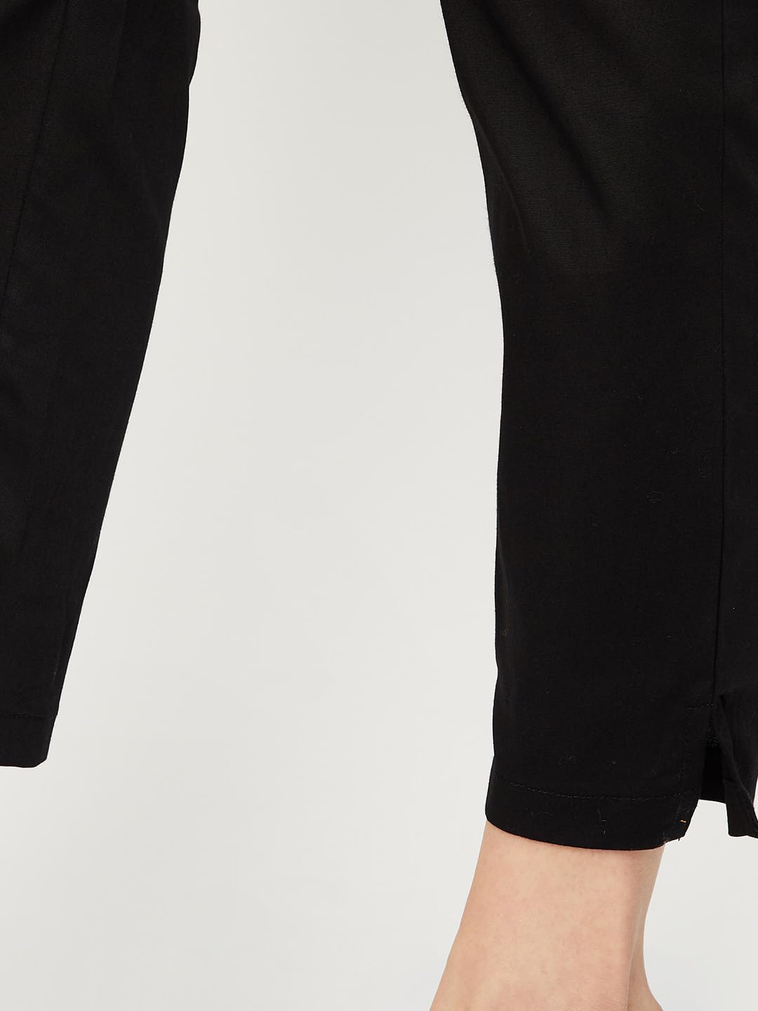 Max Women Solid Cropped Length Straight Pant (NOOSCWPTLYBLACK)_S