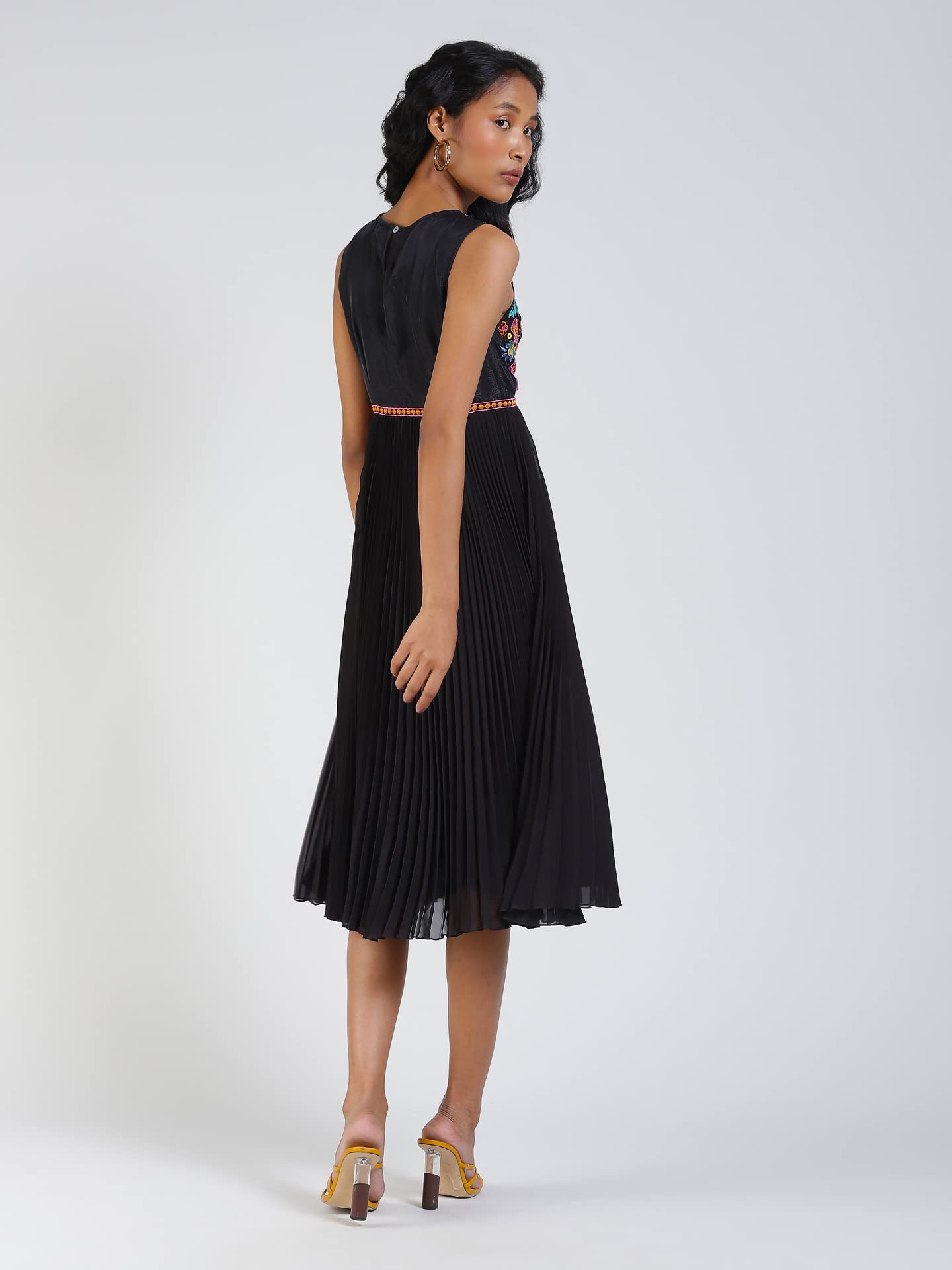 Label RITU KUMAR Round Neck Sleevless Long Dress Black