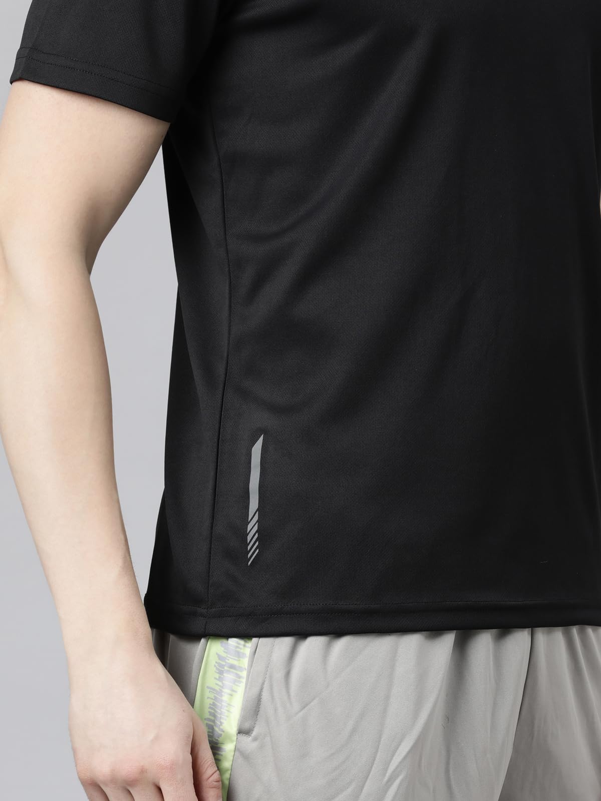 Pepe Jeans Men's Solid Regular Fit T-Shirt (PPTS01_Black