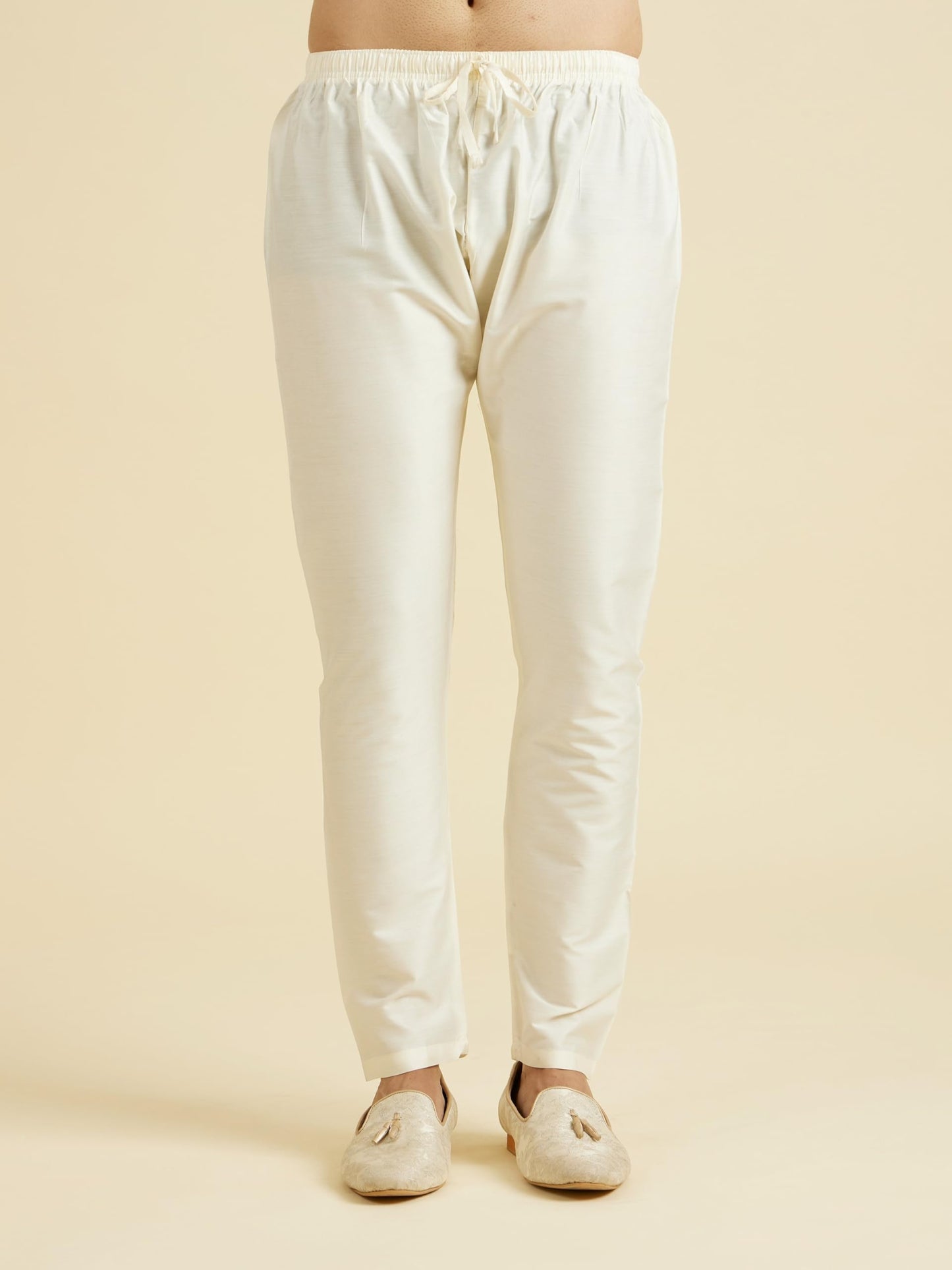 Manyavar Men's Viscose Blend Self Design Kurta Pyjama Set (2pcs)