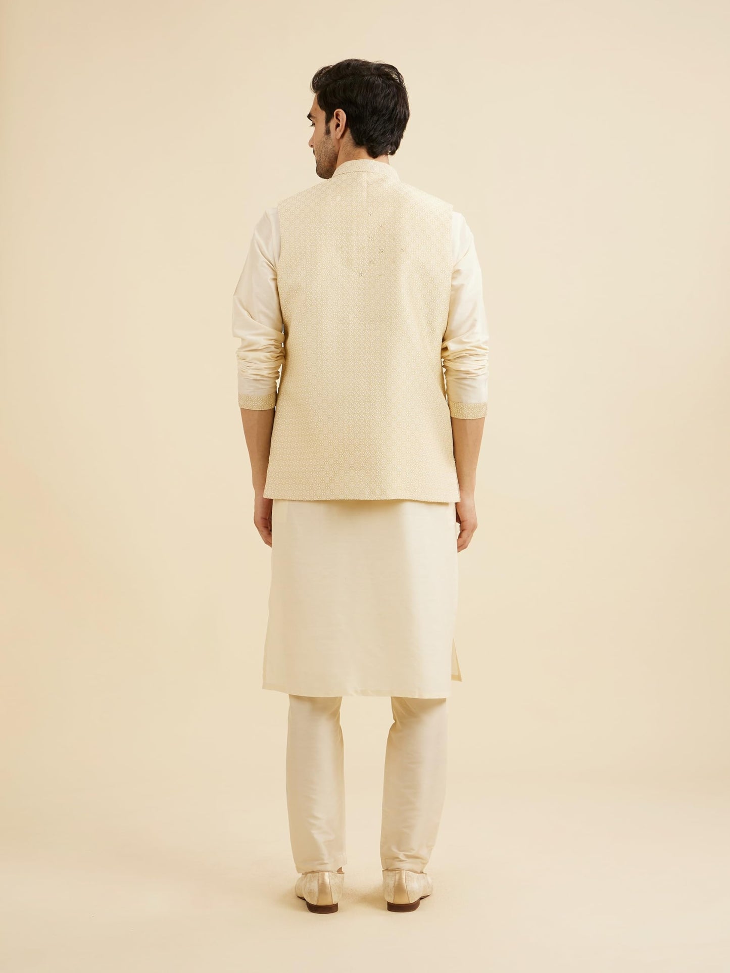 Manyavar Men's Brocade Embroidery|Floral Moti Work Kurta Jacket Set (Cream,S)