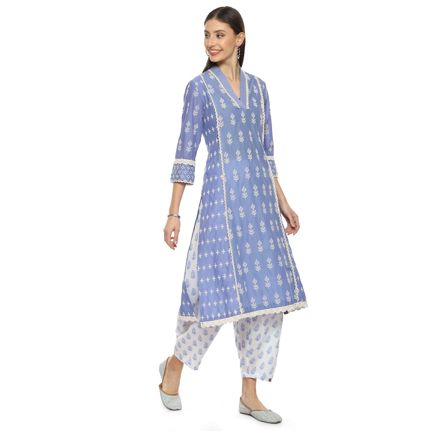 BIBA Women's Lilac Cotton Straight Embroidred Kurta