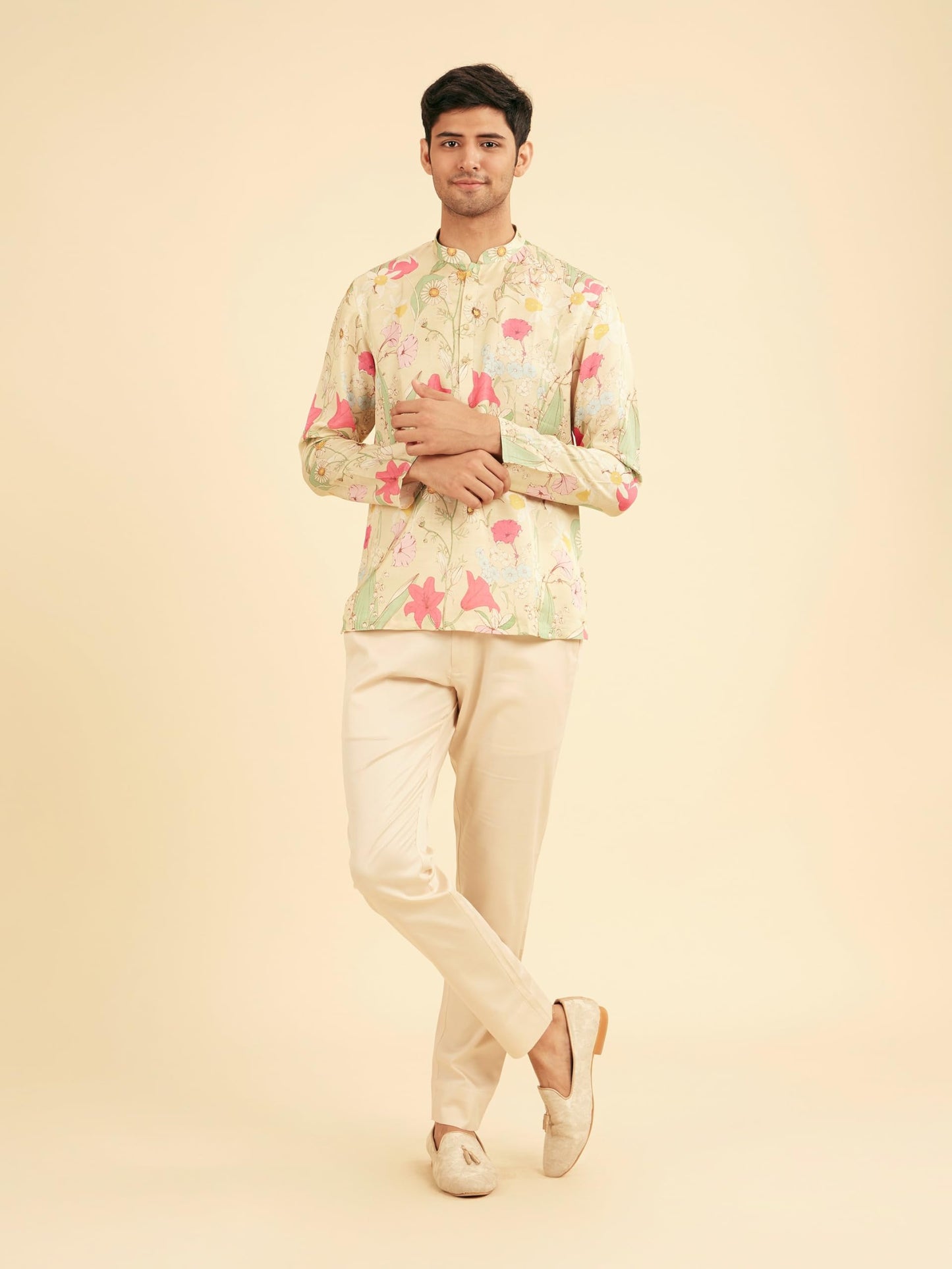 Manyavar Men's Satin Spring Floral Printed Short Kurta (Pista Green,M)