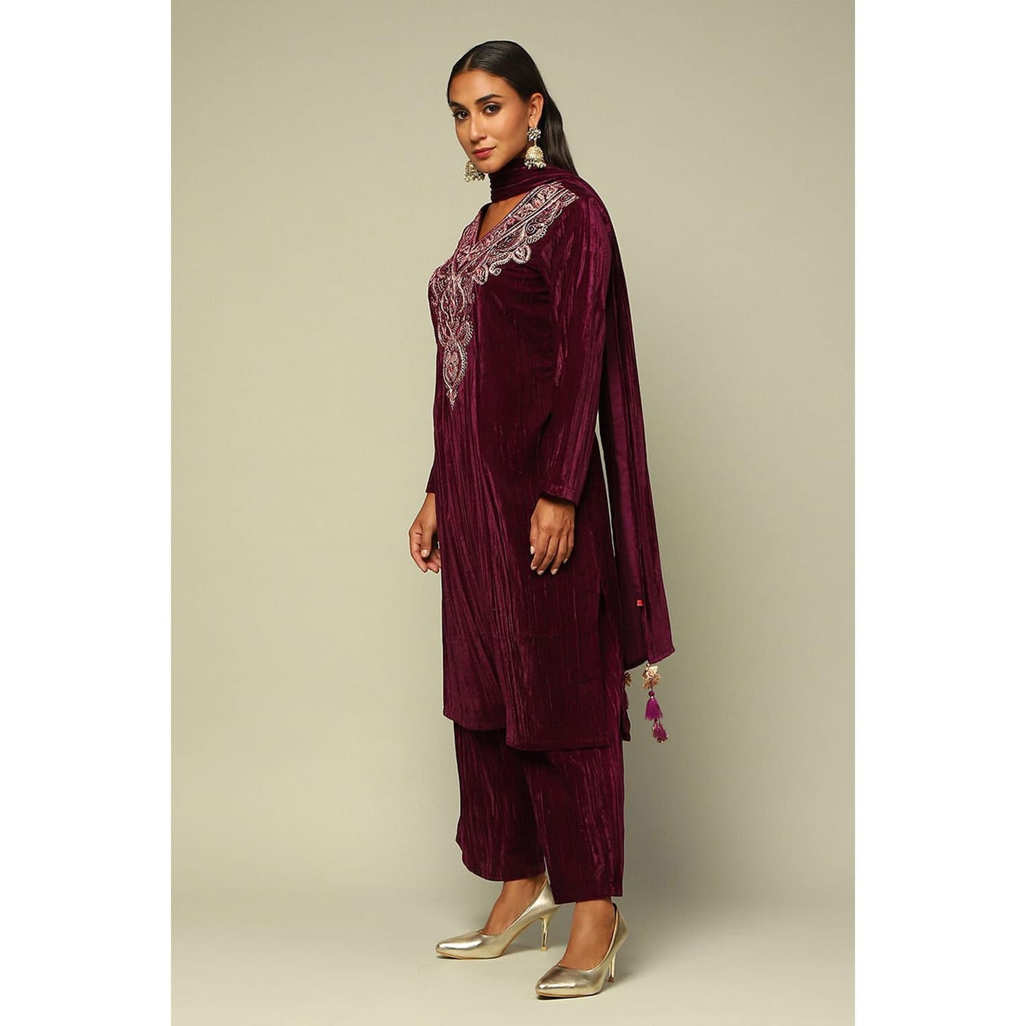 Rangriti Women's Poly Velvet Kurta Set (WNTRWR20385AW24WINE_Wine