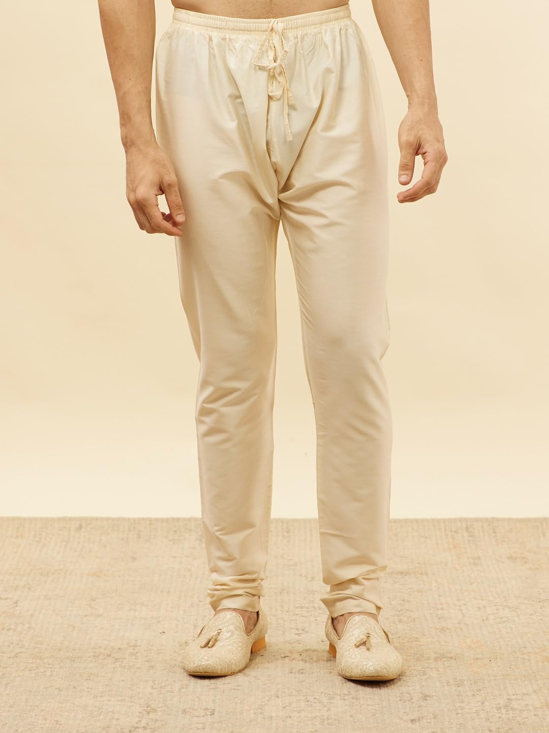 Manyavar Men's Green Blended Viscose Solid Kurta Pyjama Set (L)