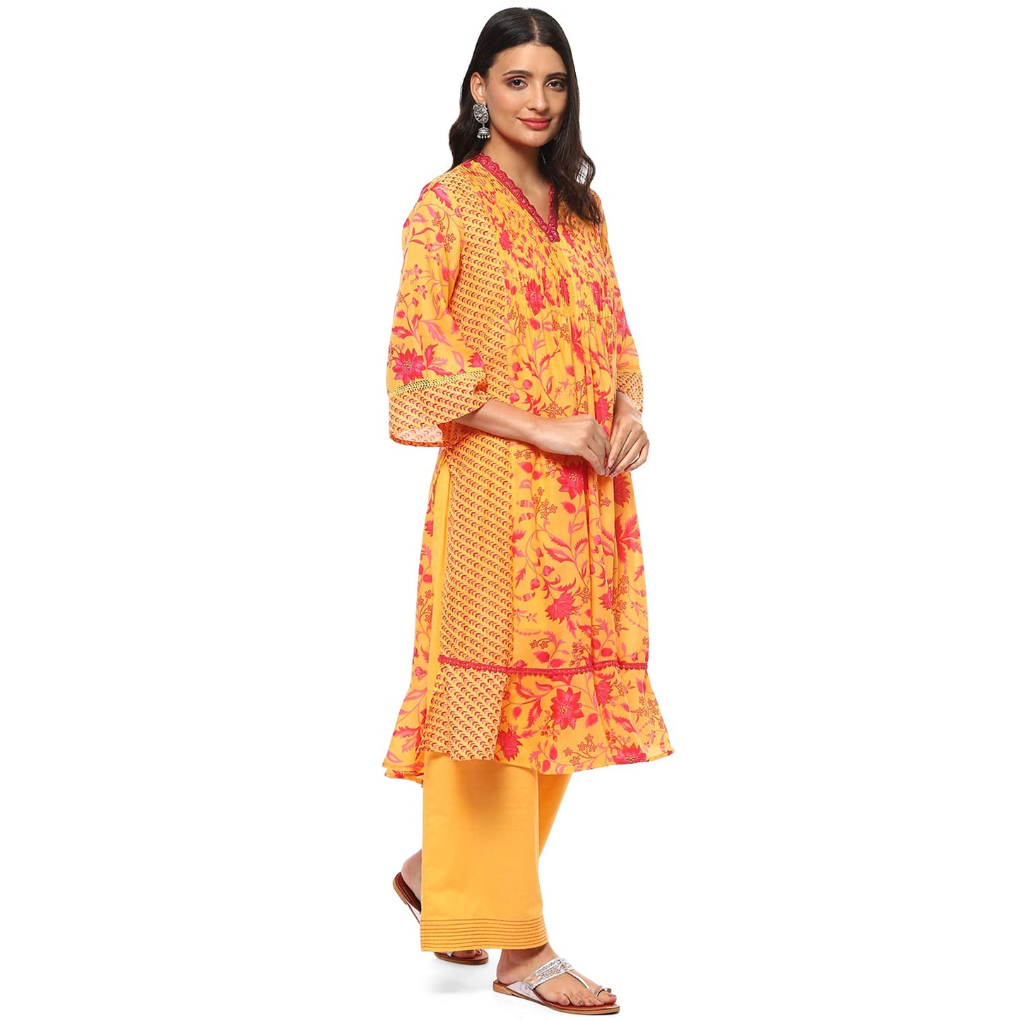 BIBA WOMEN PRINTED STRAIGHT SALWAR KURTA DUPATTA(SKDBLOOM8659_YELLOW_38)