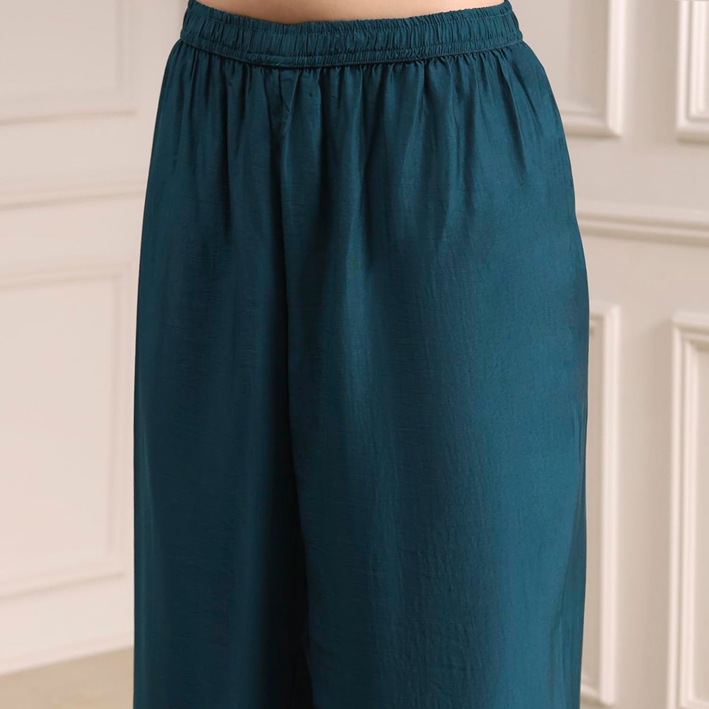 BIBA Women's Rayon Blend Dyed Kurta Set