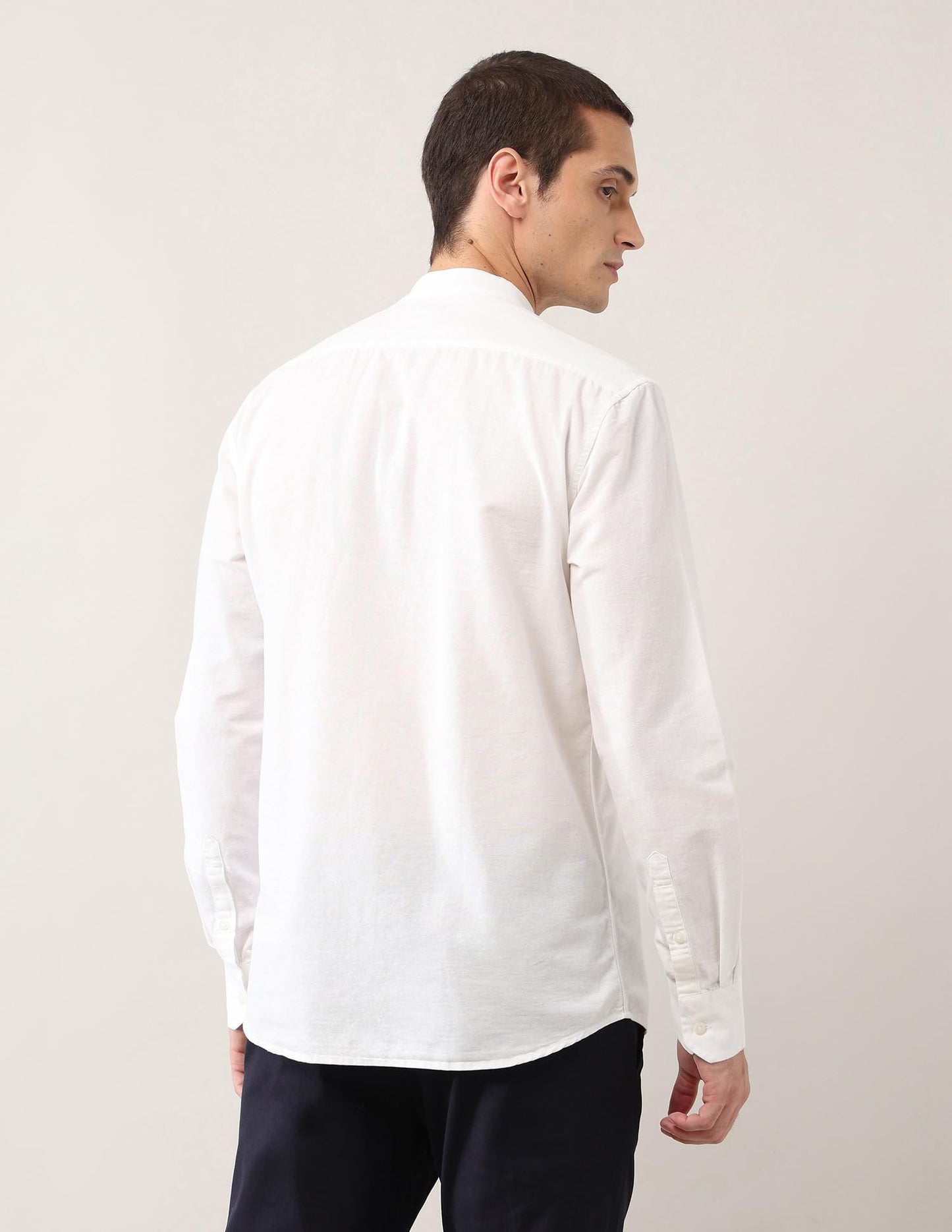 Arrow Sports Men's Slim Fit Pure Cotton Mandarin Collar Shirt (ASAEOSH1854_White_39)