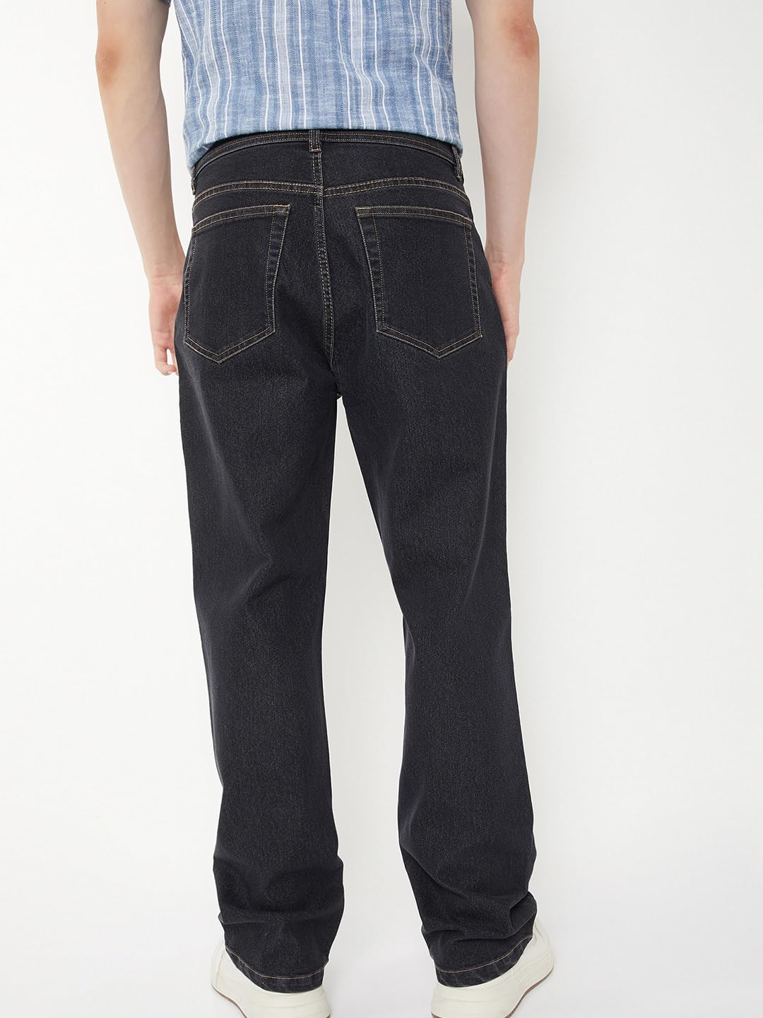 Max Men Washed Straight Fit Jeans (Black_28)