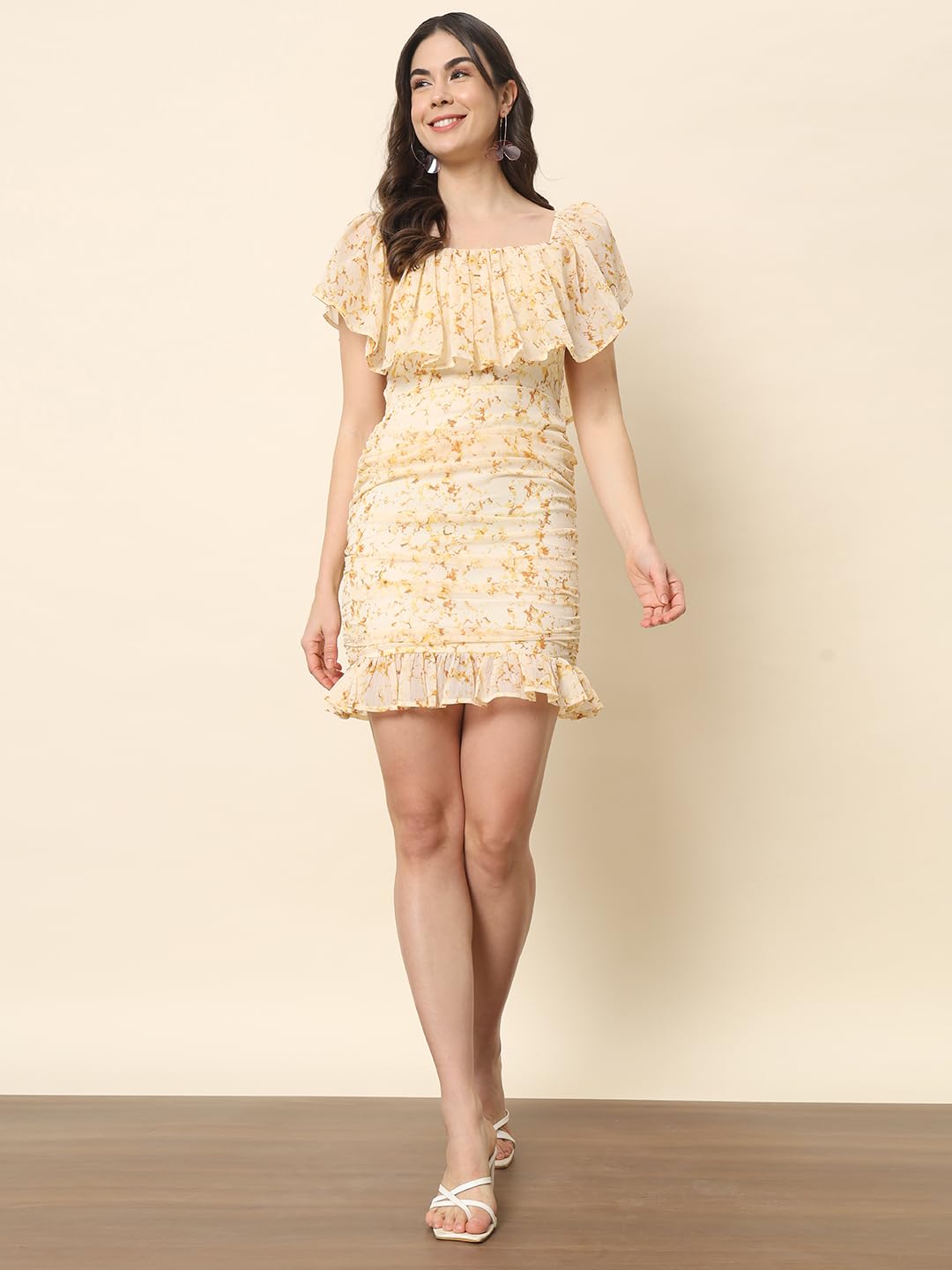 Trend Arrest.ed Women's Floral Ruched Mini Dress | Off-Shoulder Ruffle Neckline | Fully Lined Short Dress | Casual Summer Brunch & Vacation Wear (D5271_Cream_M)