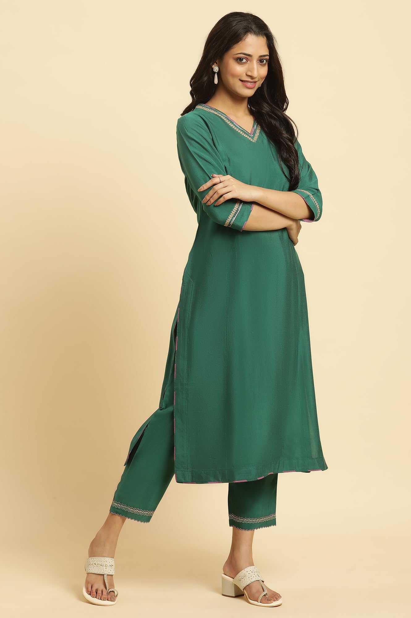 W for Woman Green Solid Kurta, Pants and Jacquard Dupatta_24AUWS19528-220336_S
