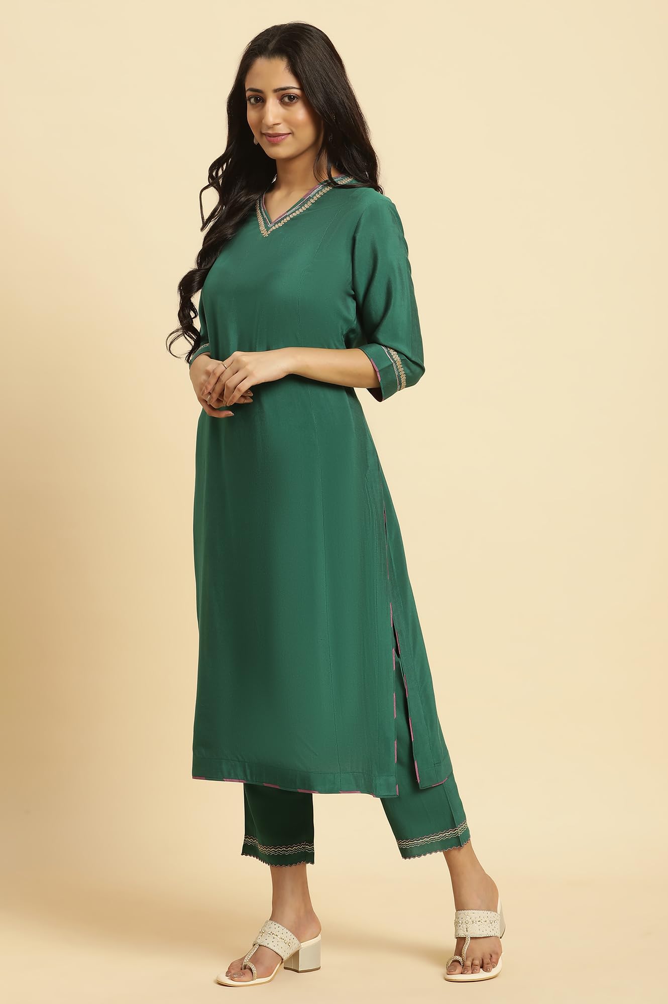 W for Woman Green Solid Kurta, Pants and Jacquard Dupatta_24AUWS19528-220336_S