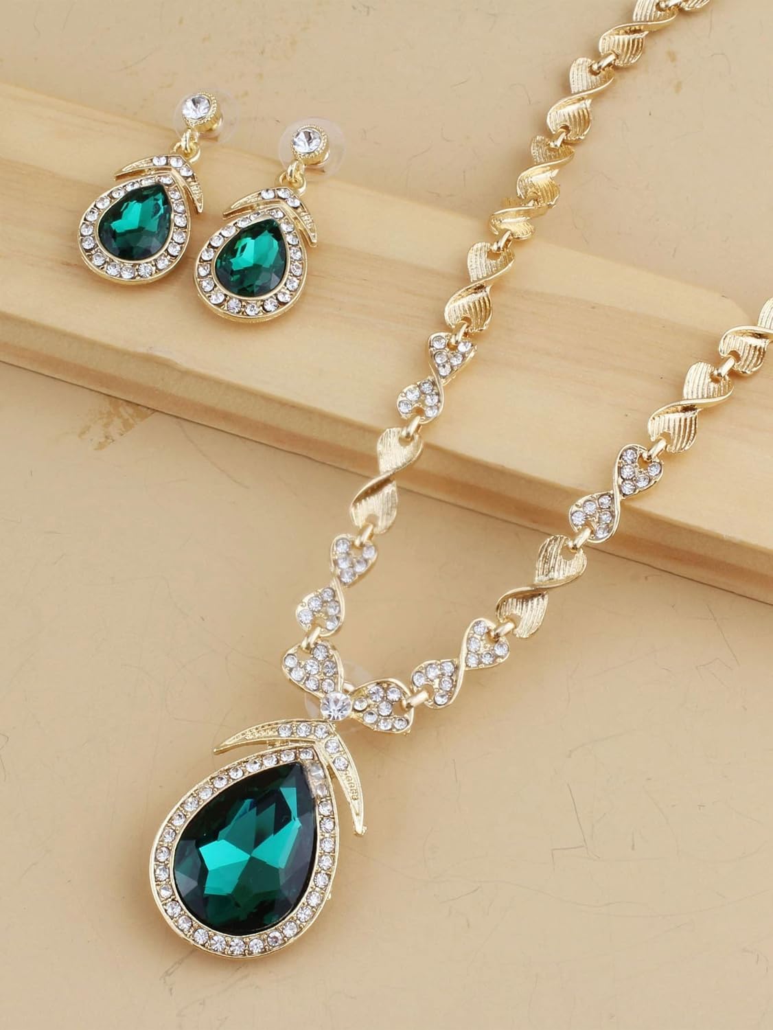 Shining Diva Fashion Latest Stylish Design Fancy Crystal Necklace Jewellery Set for Women (15221s)(Green)